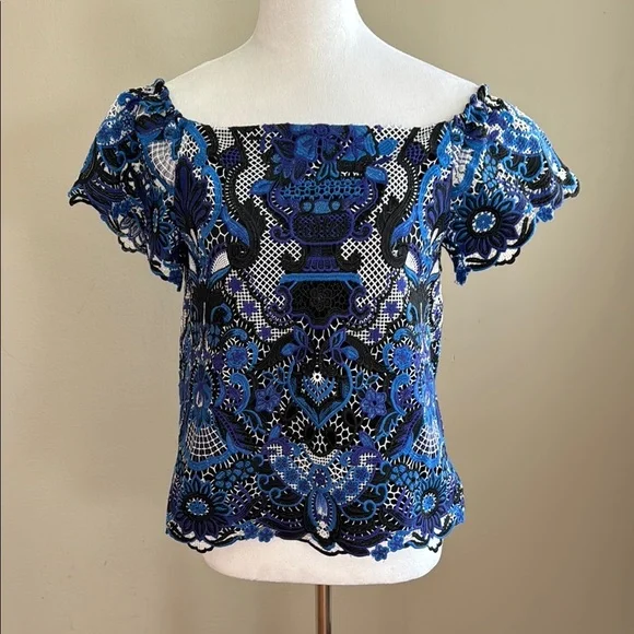 Alice + Olivia Guipure Off Shoulder Crochet Embroidery Blouse Top Lace Blue Sz S Blouses